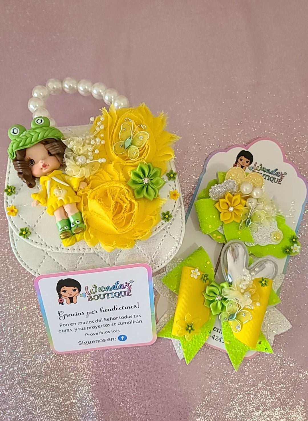 Yellow and Línea Set